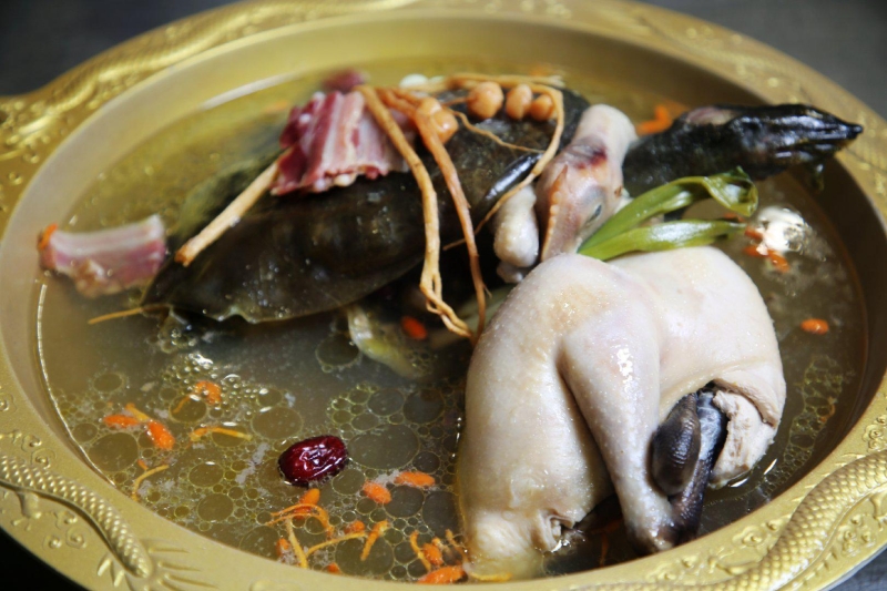 안휘요리의 명품 8. 패왕별희(霸王别姬, 자라+닭 요리)